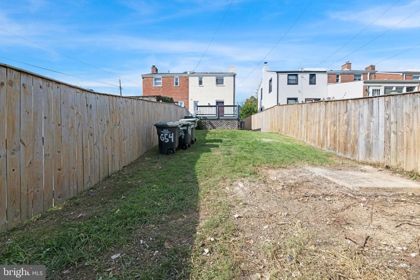 654 Chaplin Street SE photo 25