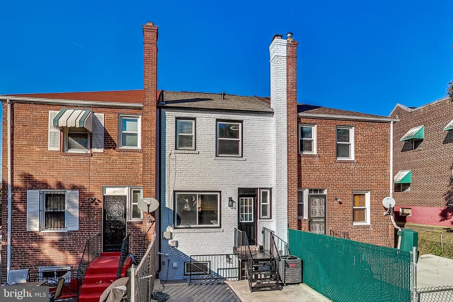 3903 Blaine Street NE photo 22