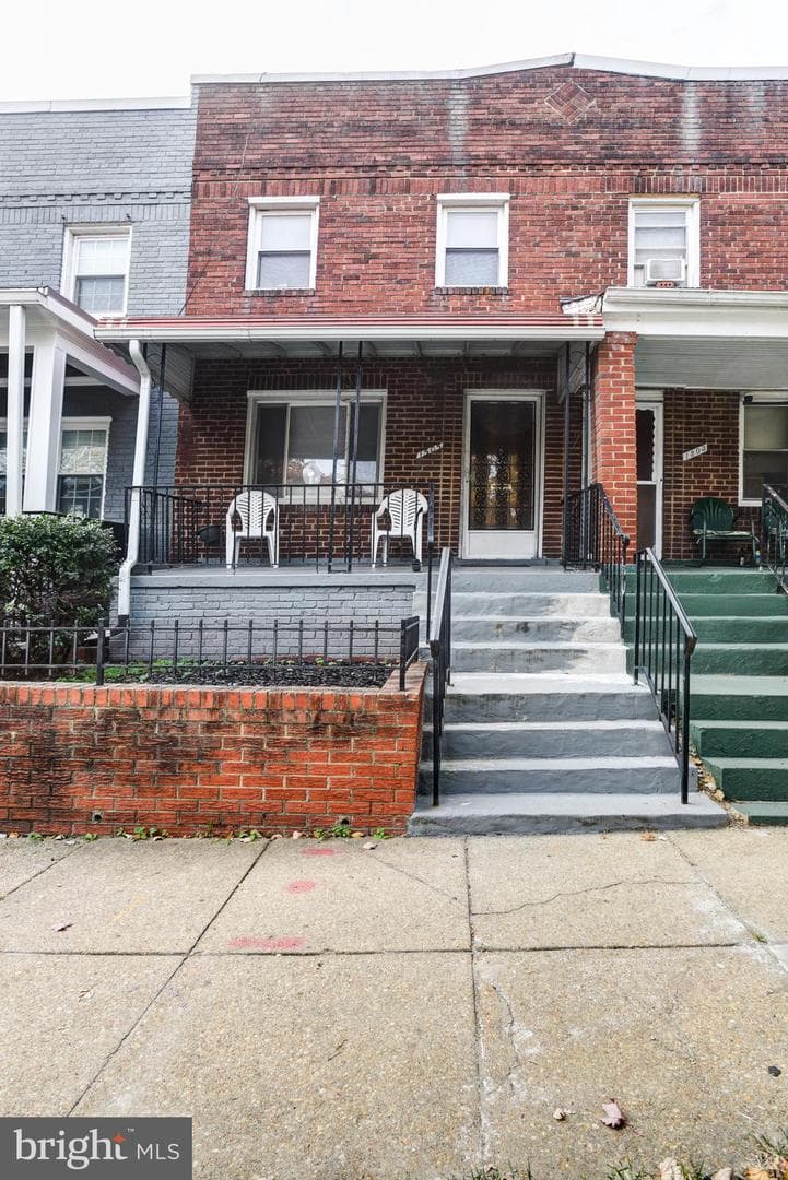 1505 Queen Street NE photo 5