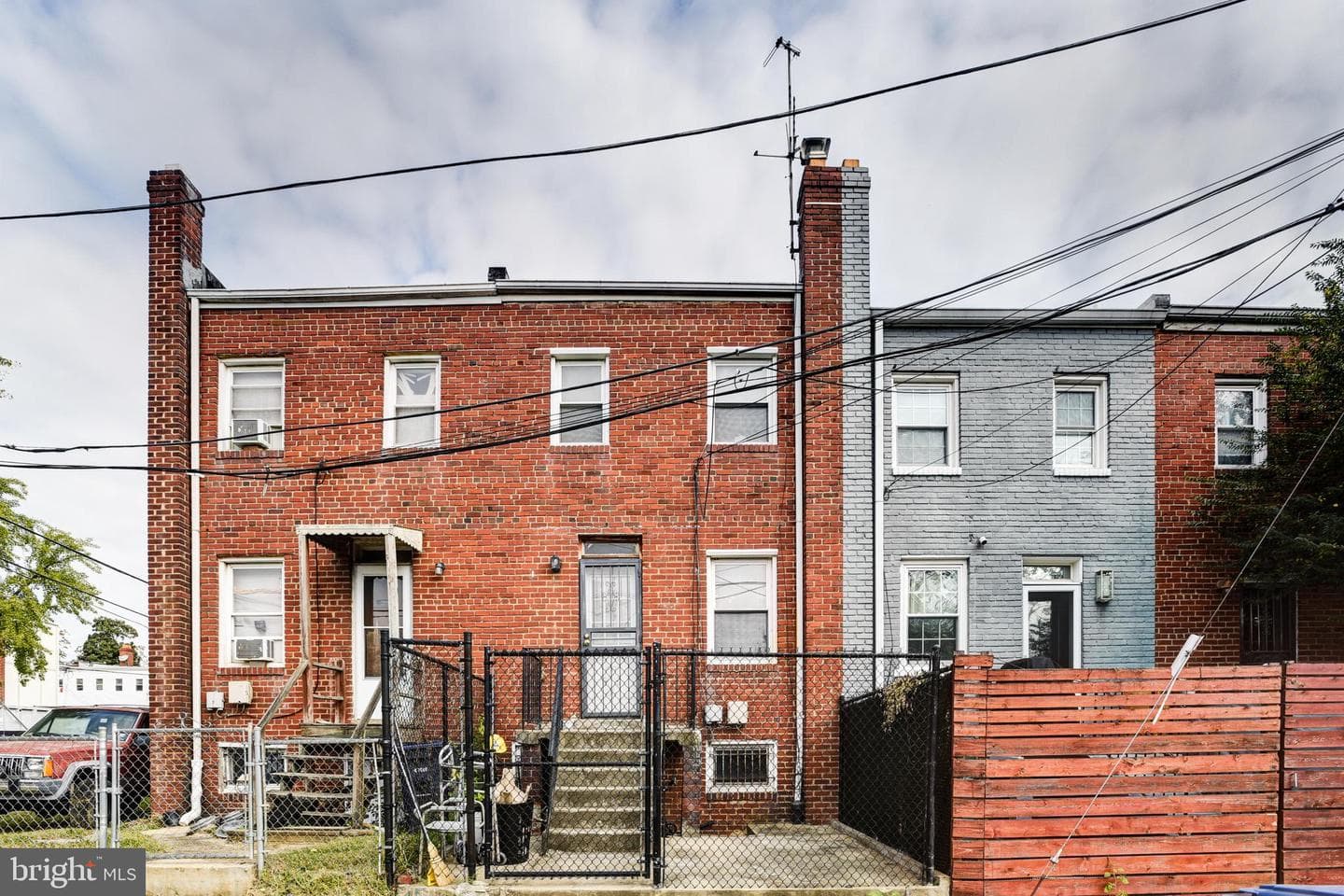 1505 Queen Street NE photo 8