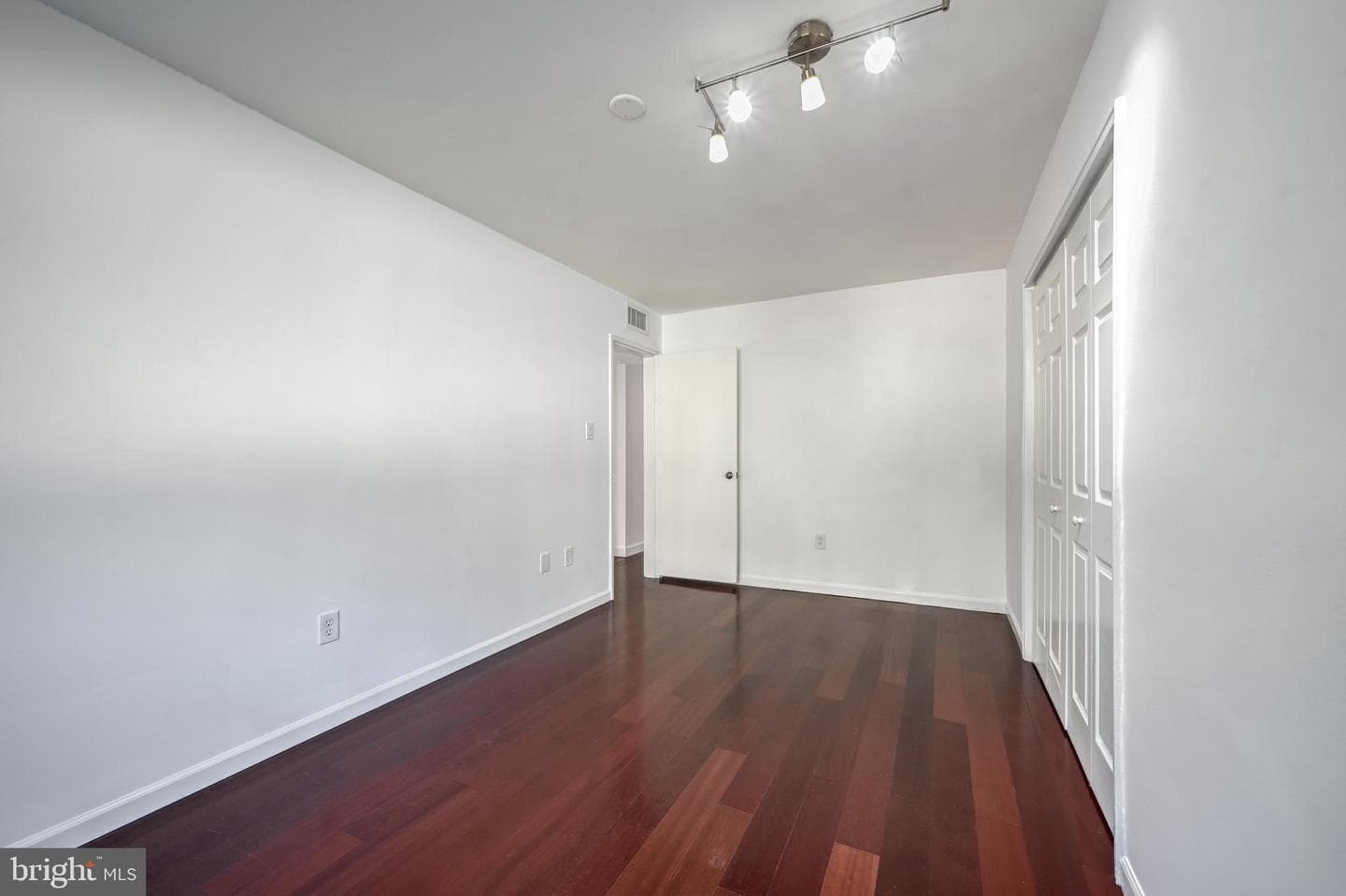 2610 Tunlaw Road NW #104 photo 10