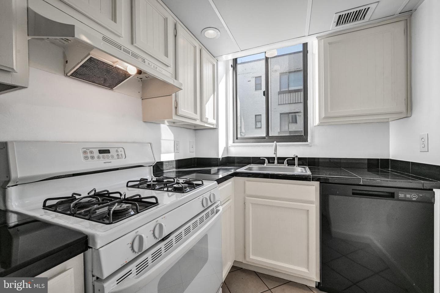 2610 Tunlaw Road NW #104 photo 15