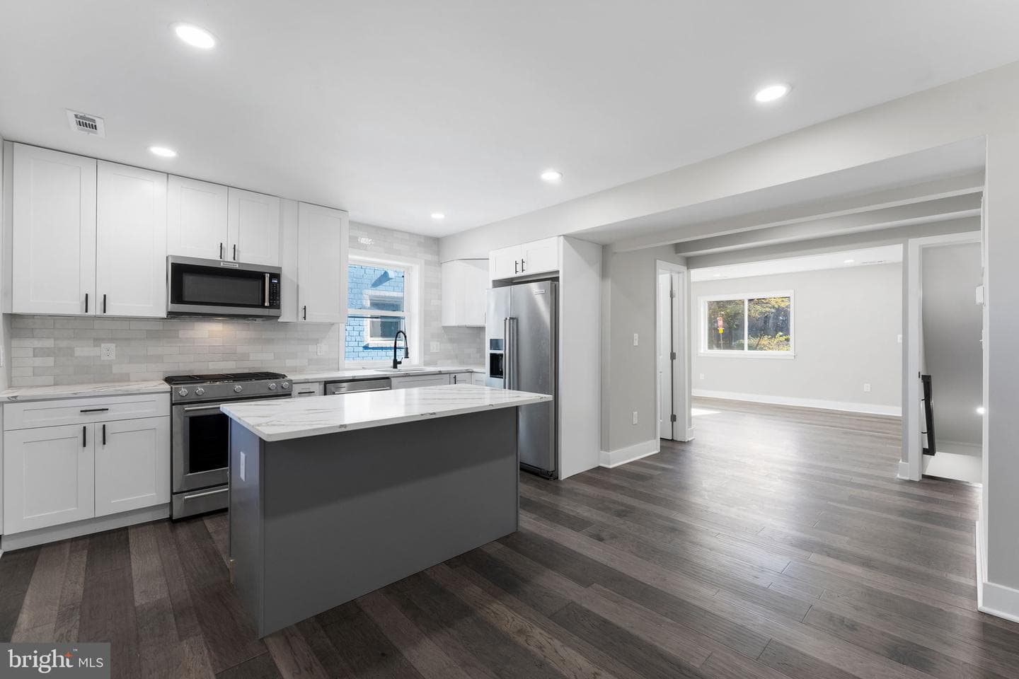 5154 H Street SE photo 1