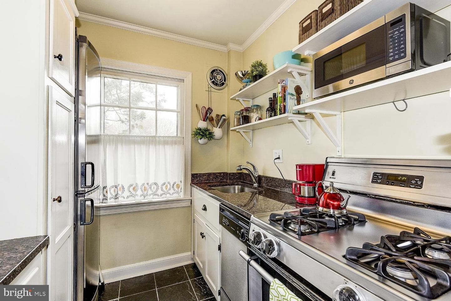 2801 Cortland Place NW #304 photo 10