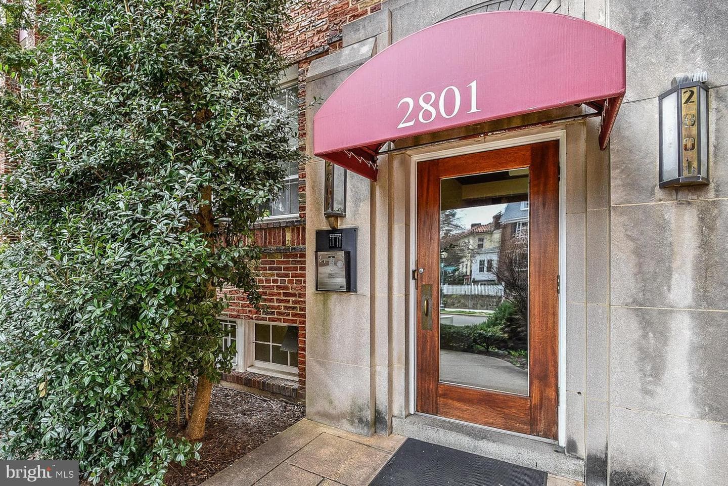 2801 Cortland Place NW #304 photo 4