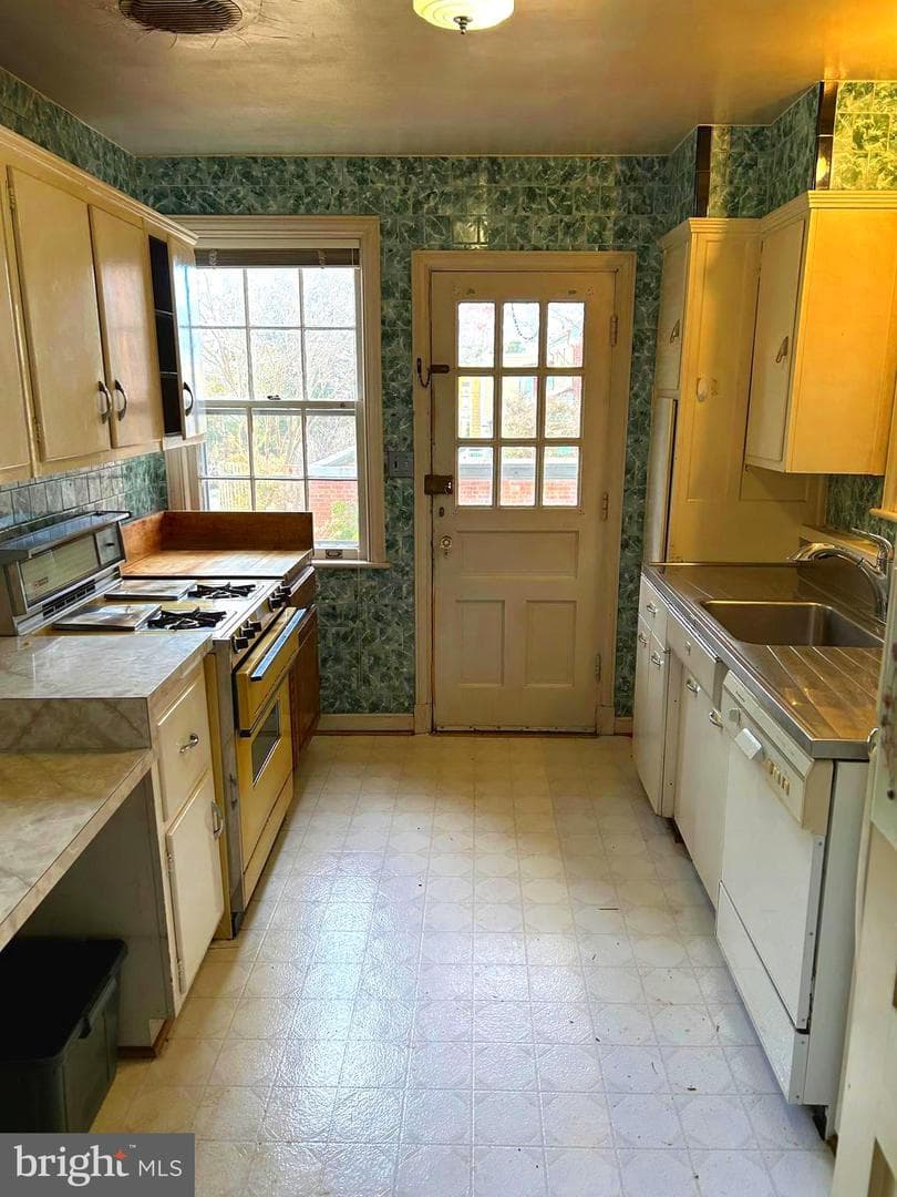 4210 43rd Street NW photo 16