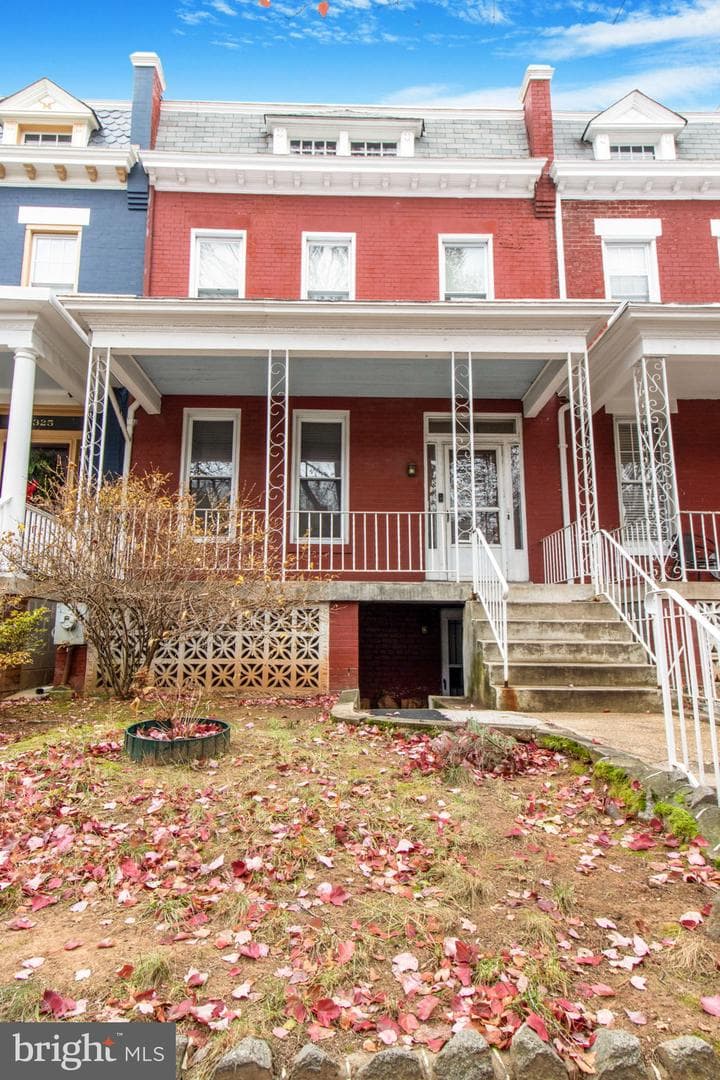 323 10th Street NE photo 1