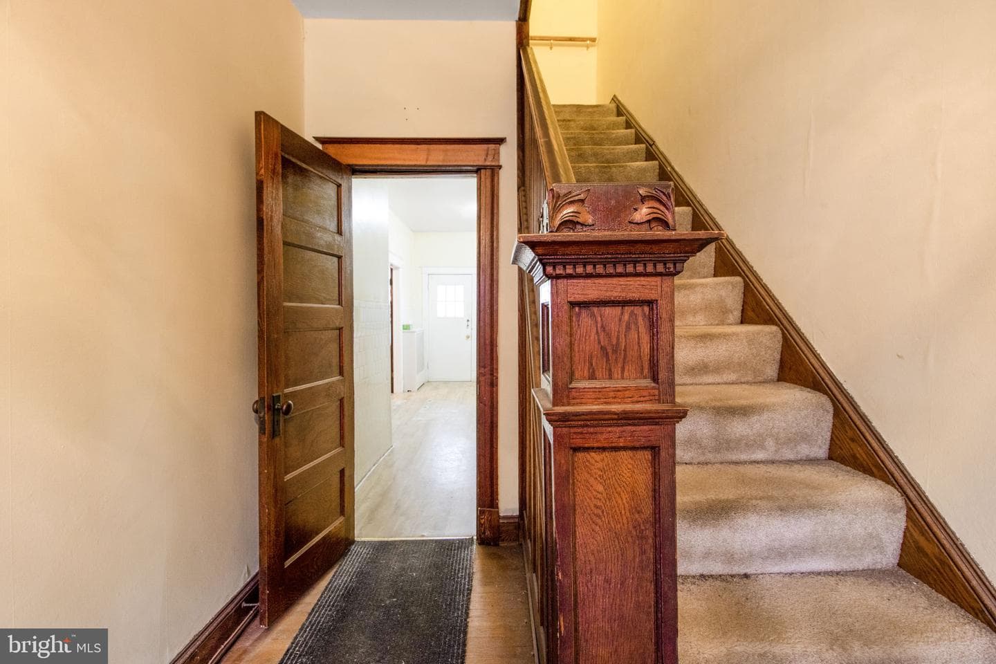 323 10th Street NE photo 18