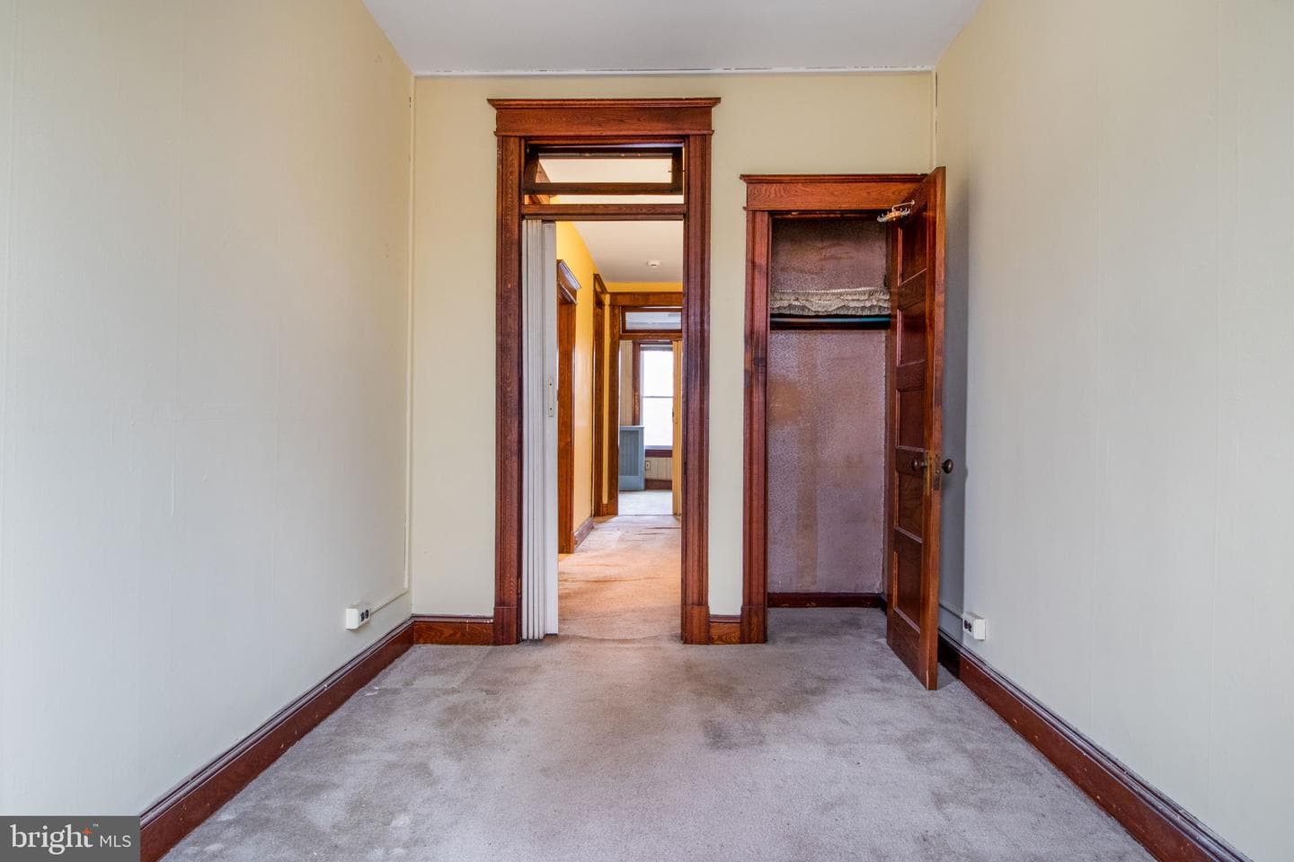 323 10th Street NE photo 25