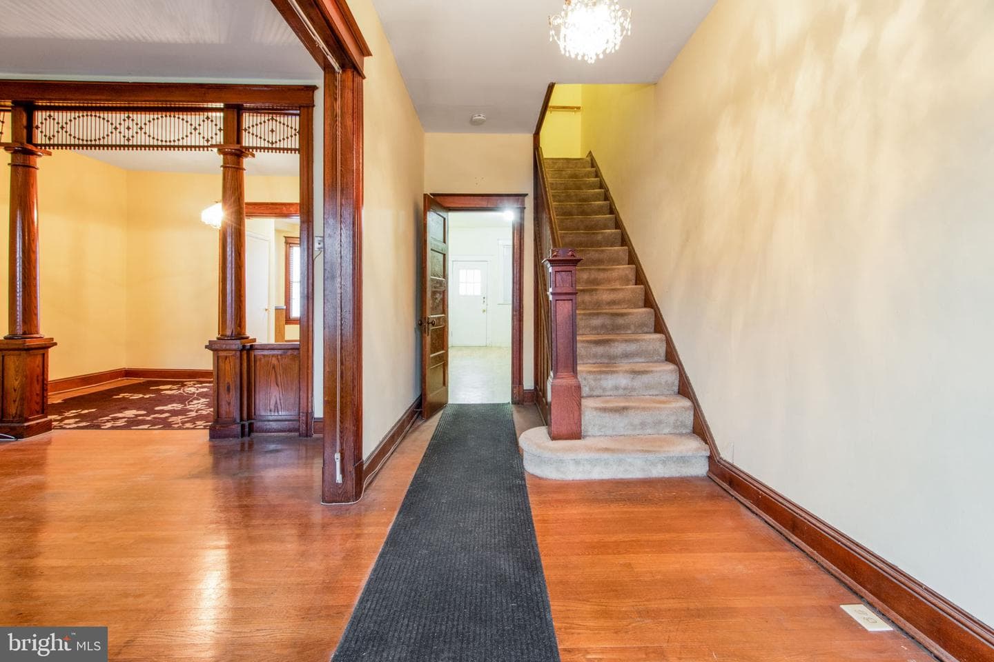 323 10th Street NE photo 3