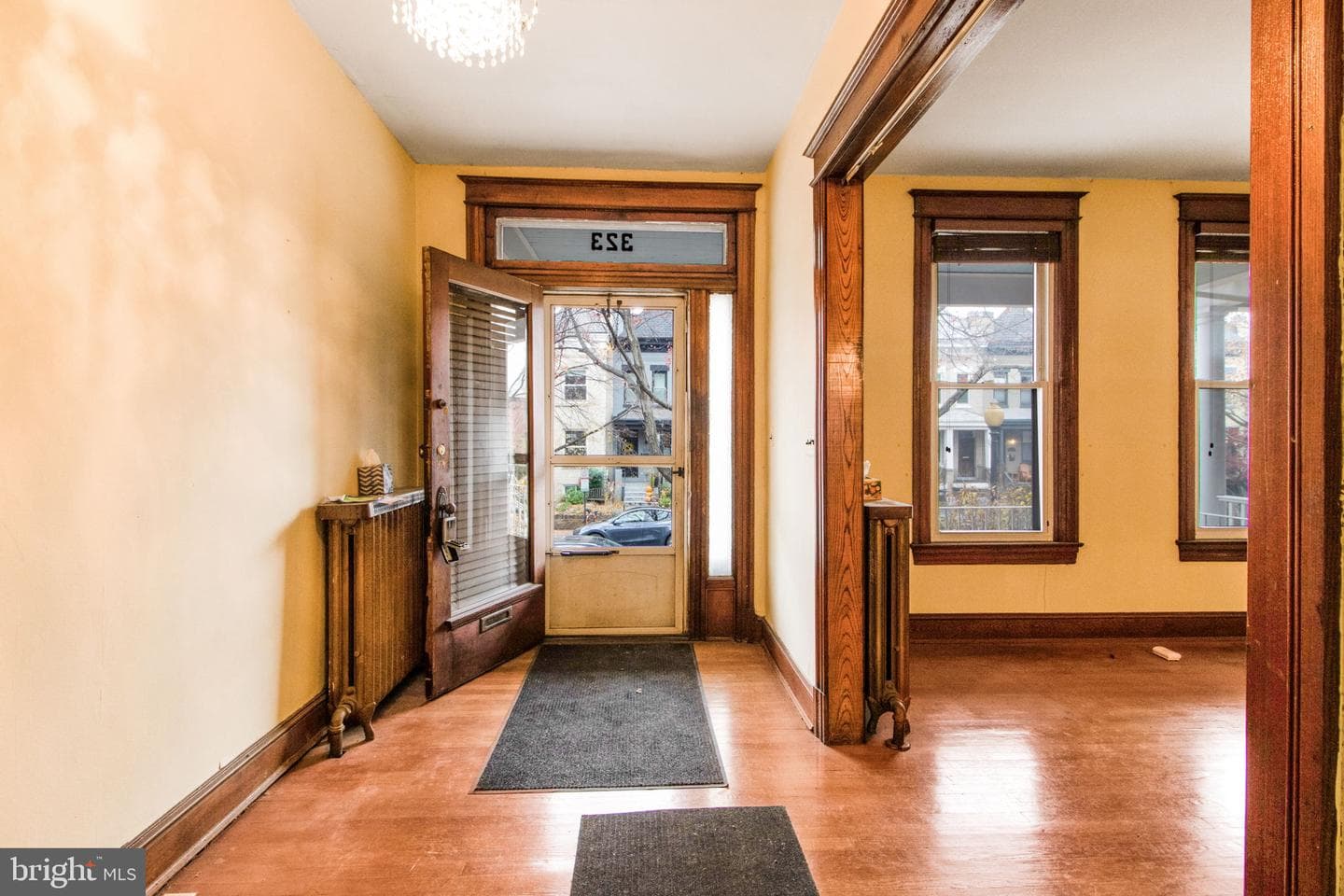 323 10th Street NE photo 4