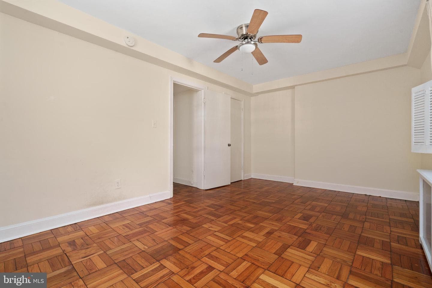2801 Cortland Place NW #2 photo 12