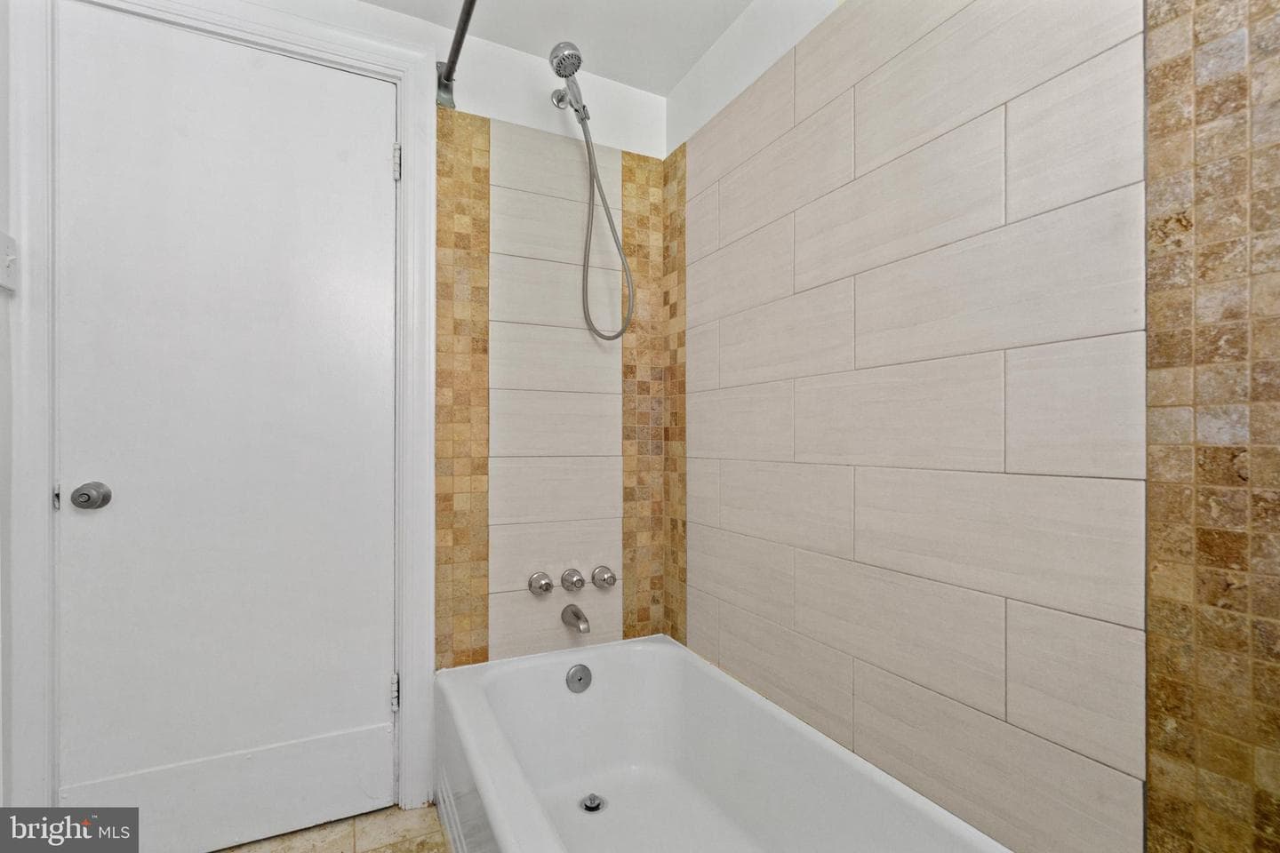 2801 Cortland Place NW #2 photo 15