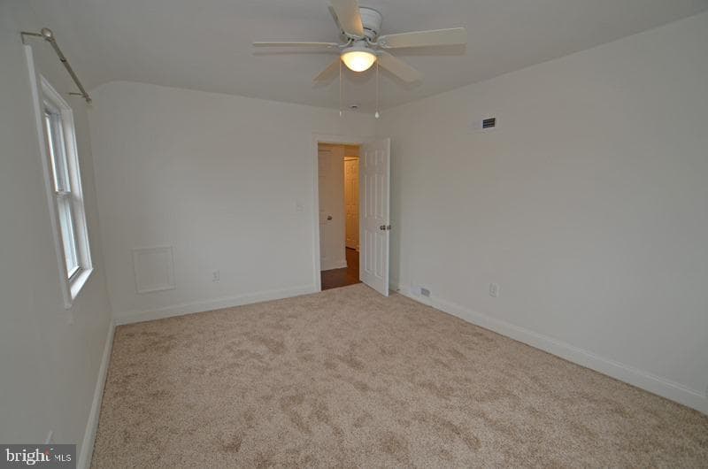 1520 Montana Avenue NE photo 19