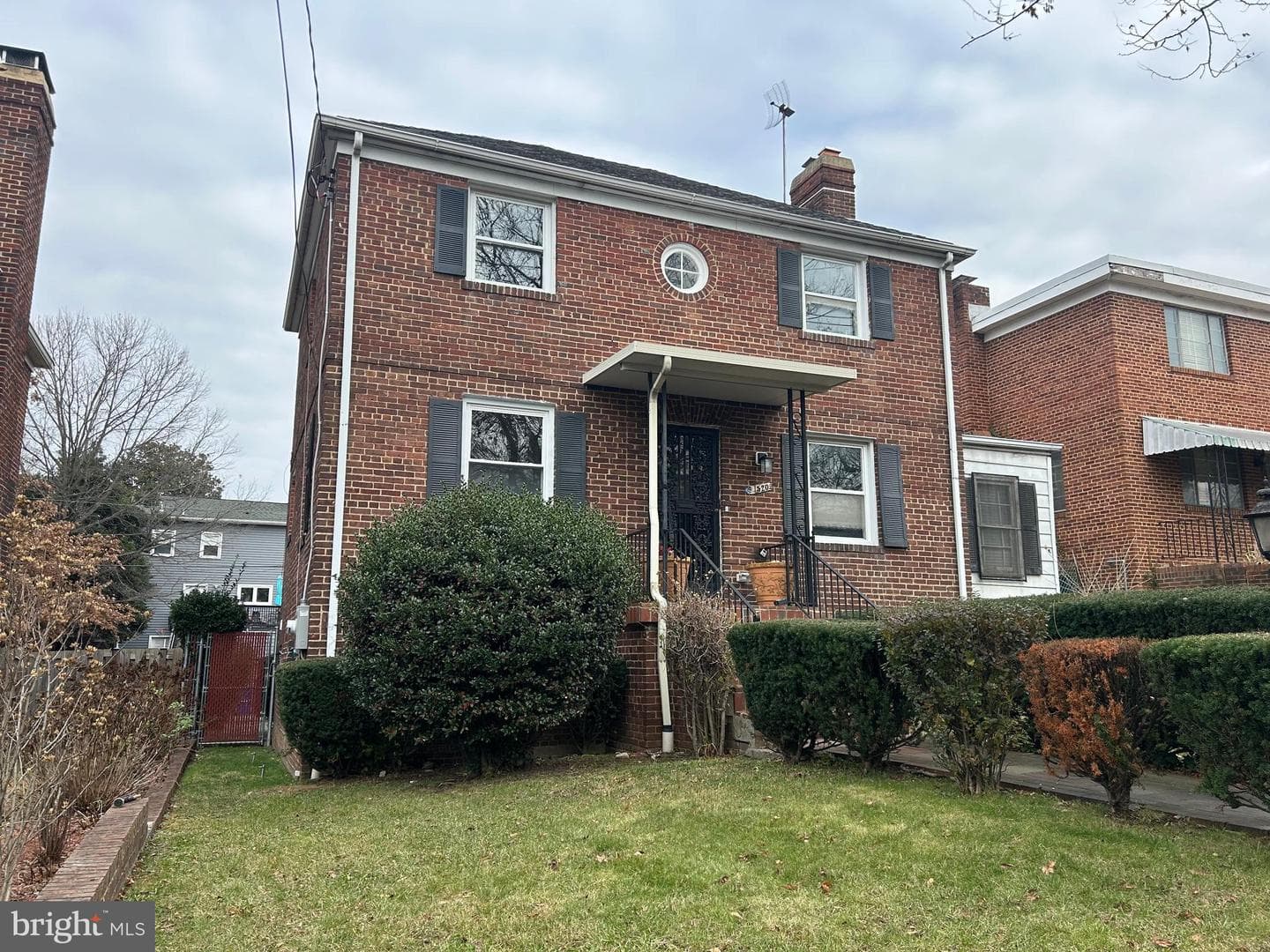 1520 Montana Avenue NE photo 2