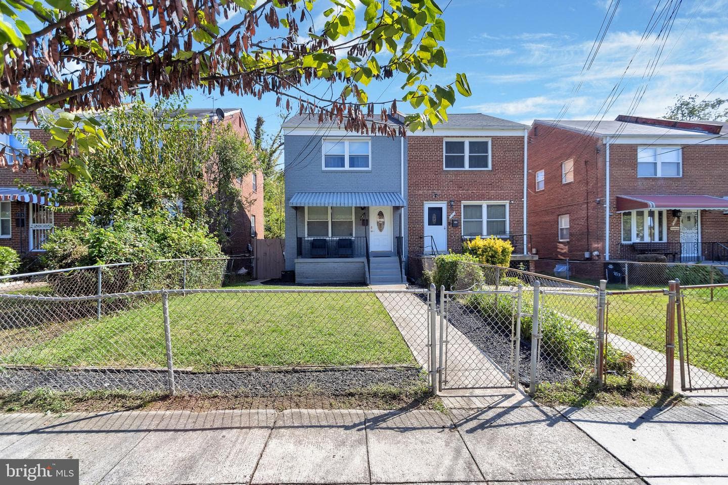 791 Barnaby Road SE photo 2