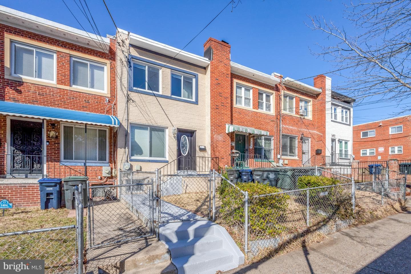 1486 Bangor Street SE photo 3