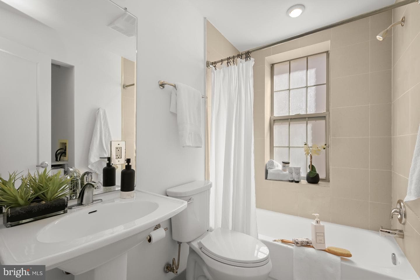 1314 Massachusetts Avenue NW #607 photo 7