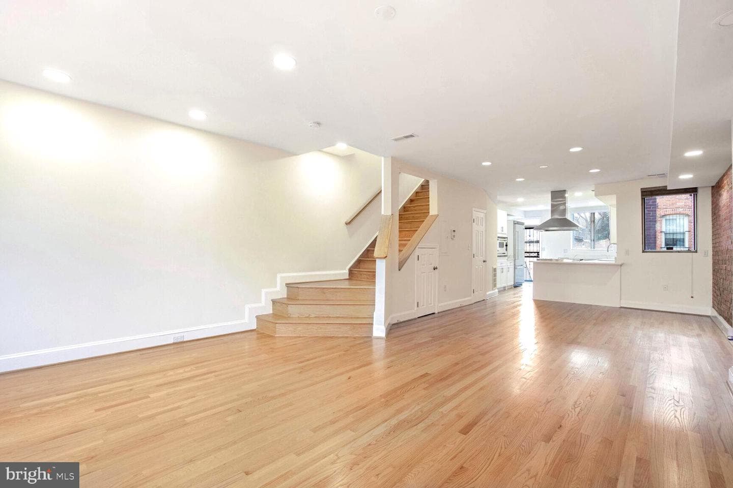 507 G Street NE photo 11