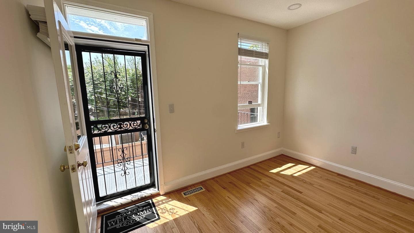507 G Street NE photo 37