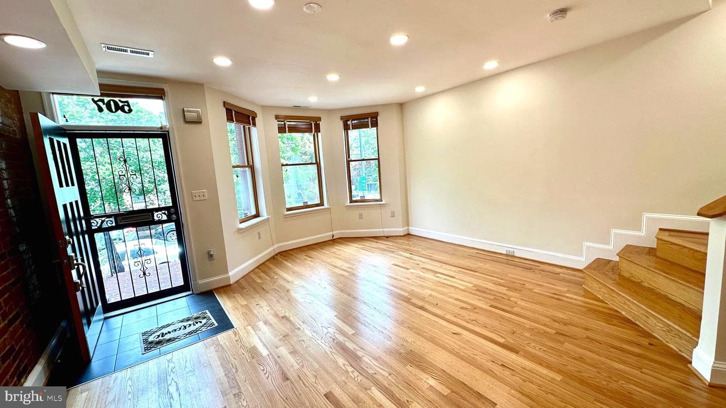 507 G Street NE photo 6