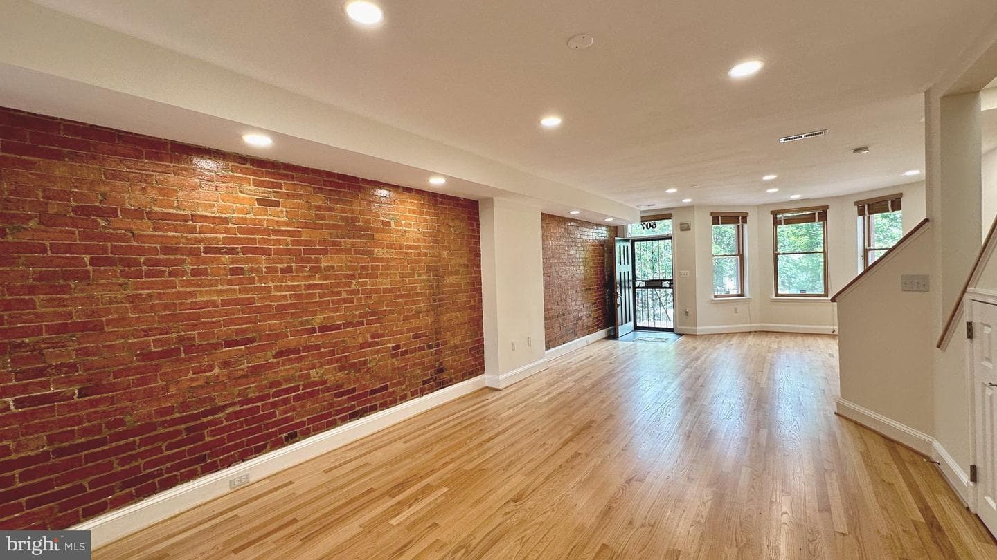 507 G Street NE photo 8