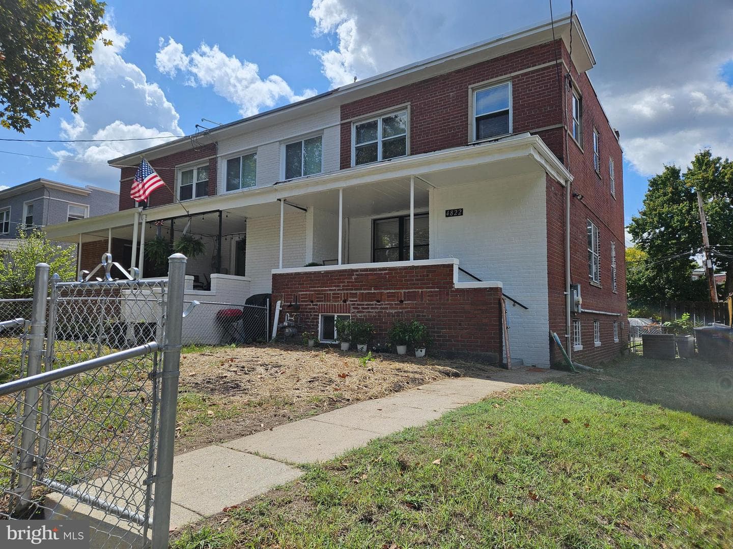 4822 South Dakota Avenue NE photo 4