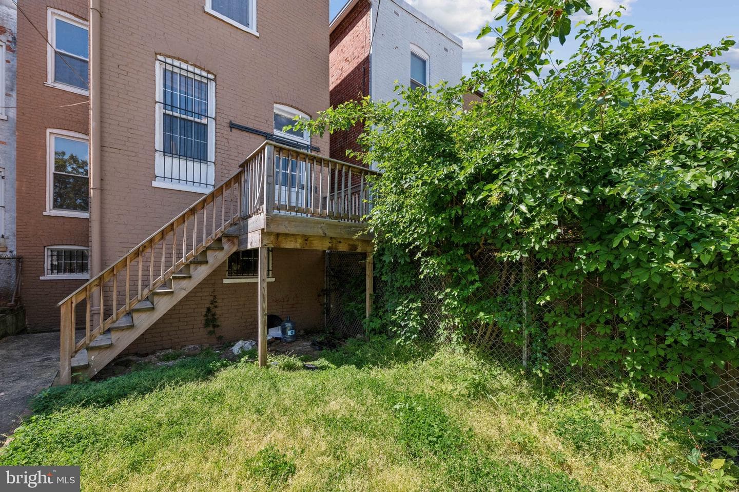 1306 E Street NE photo 18