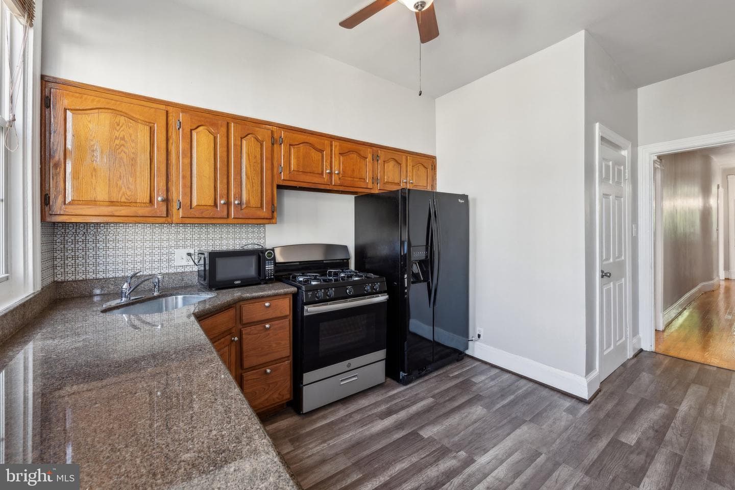 1306 E Street NE photo 26