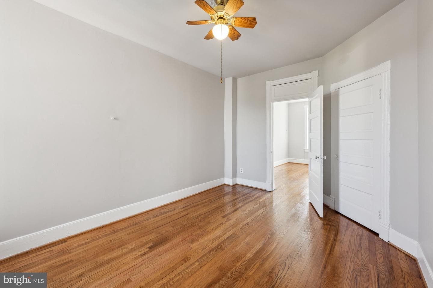 1306 E Street NE photo 29