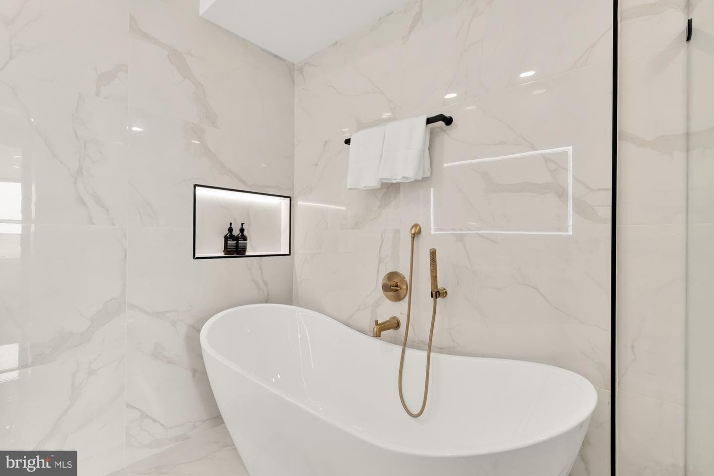 733 Euclid Street NW #304 photo 36