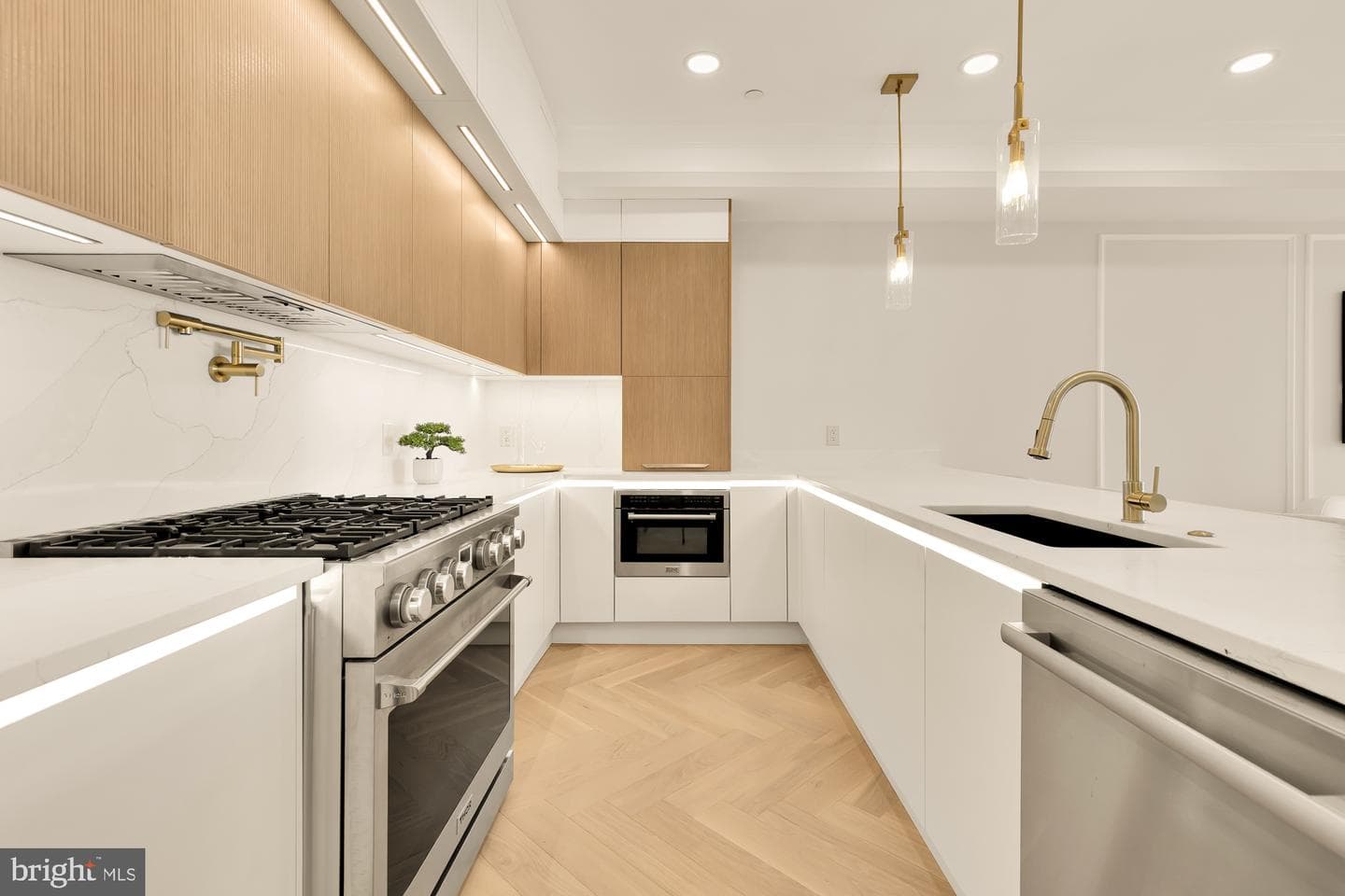 733 Euclid Street NW #304 photo 6