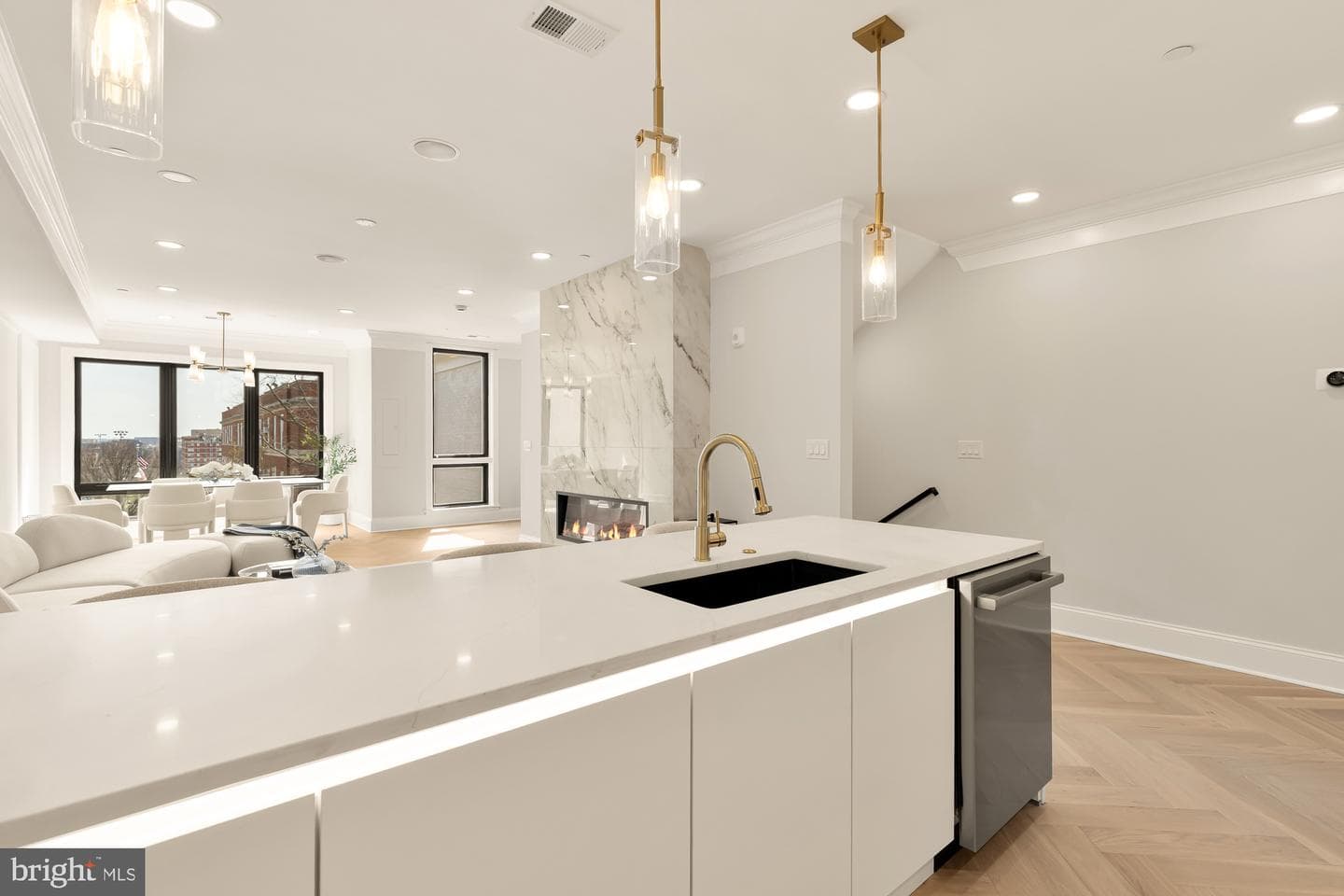 733 Euclid Street NW #304 photo 9