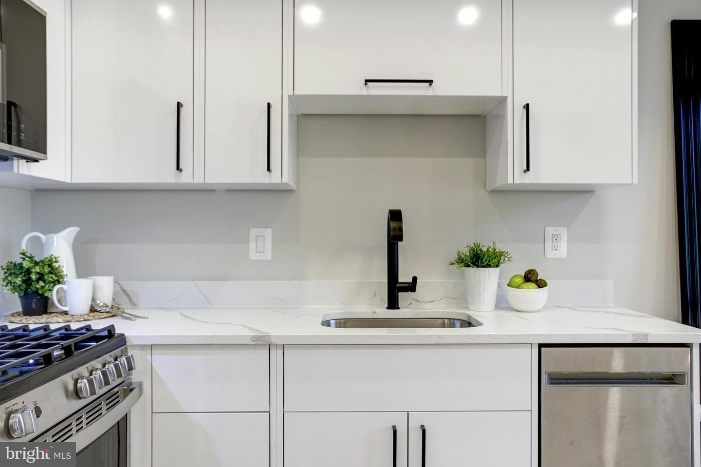 2301 Ontario Road NW #101 photo 6