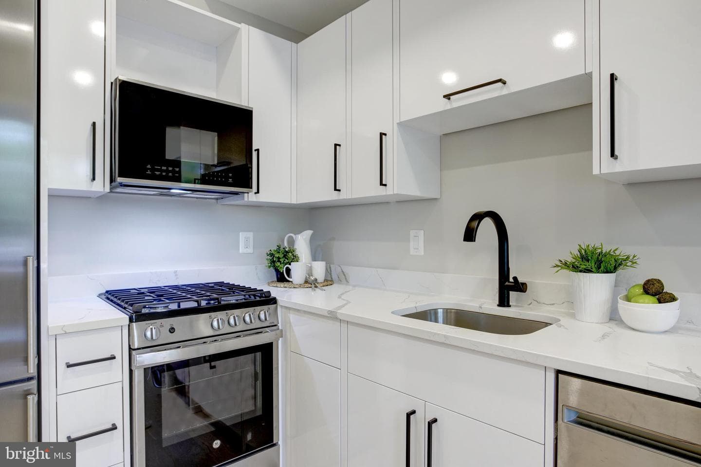 2301 Ontario Road NW #101 photo 8