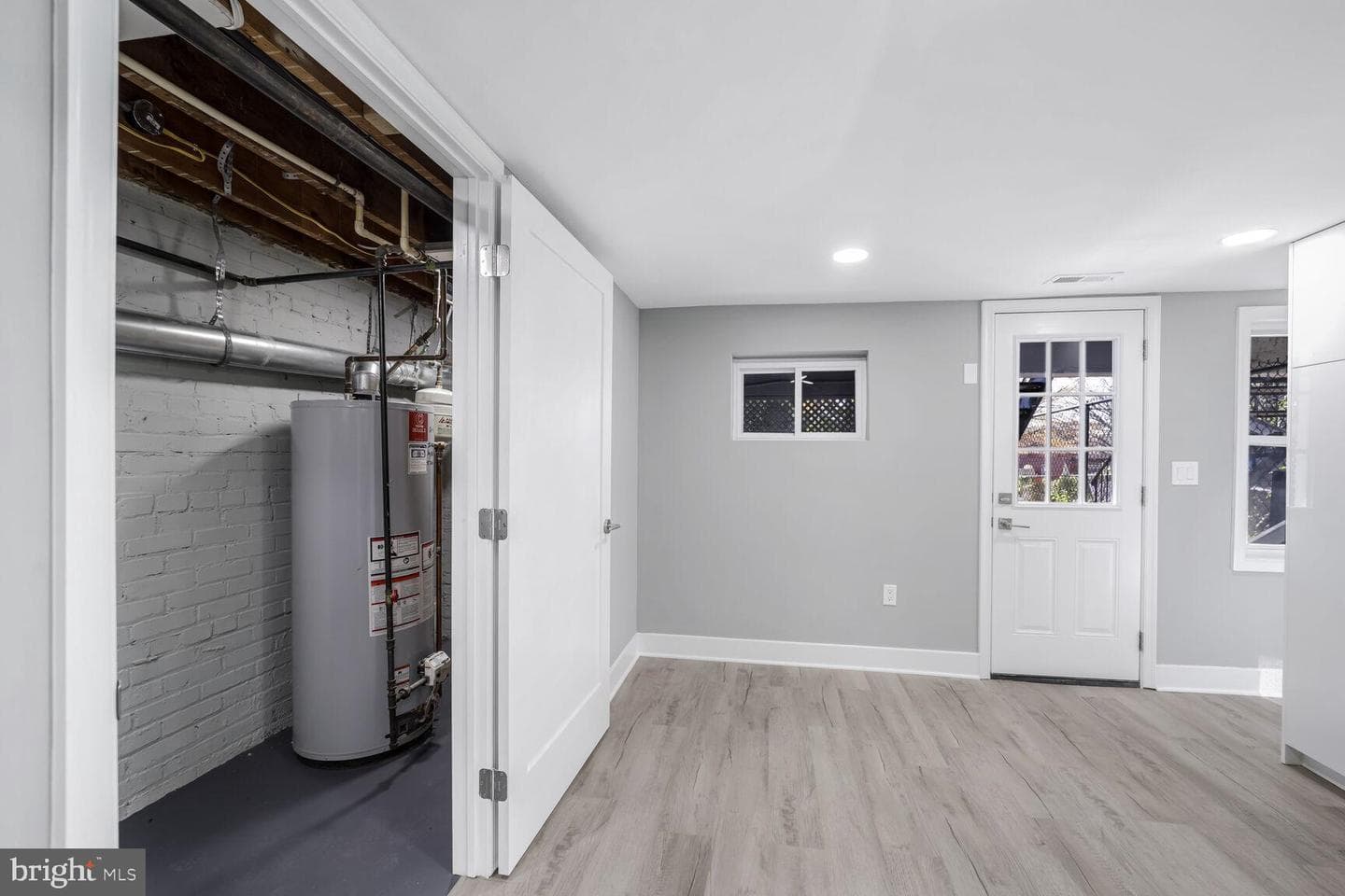 240 Jefferson Street NW photo 4