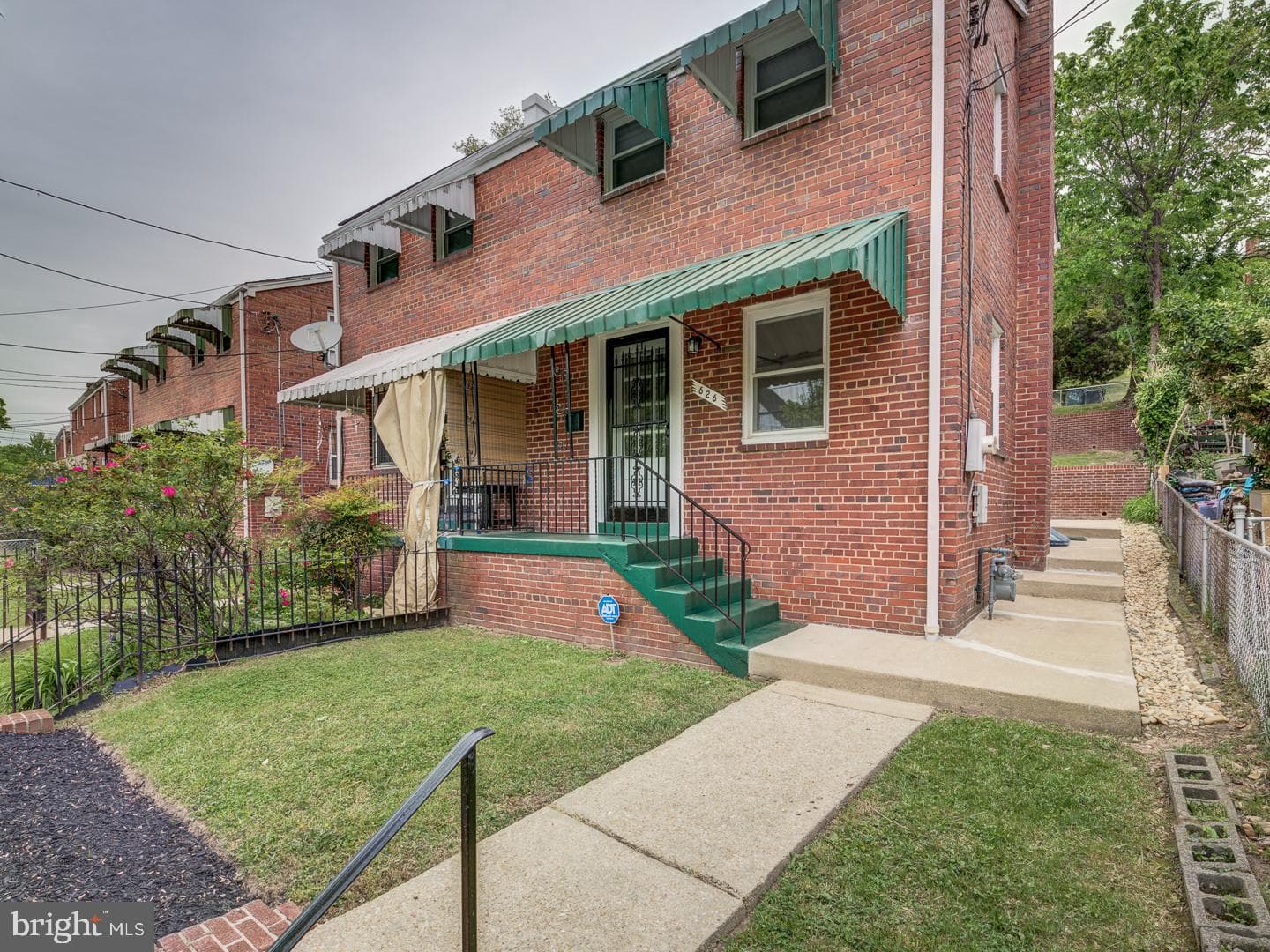 626 Burns Street SE photo 3