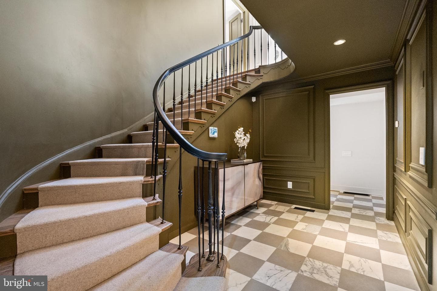 2429 California Street NW photo 8