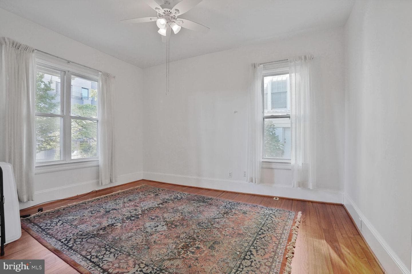 1033 Newton Street NE photo 11