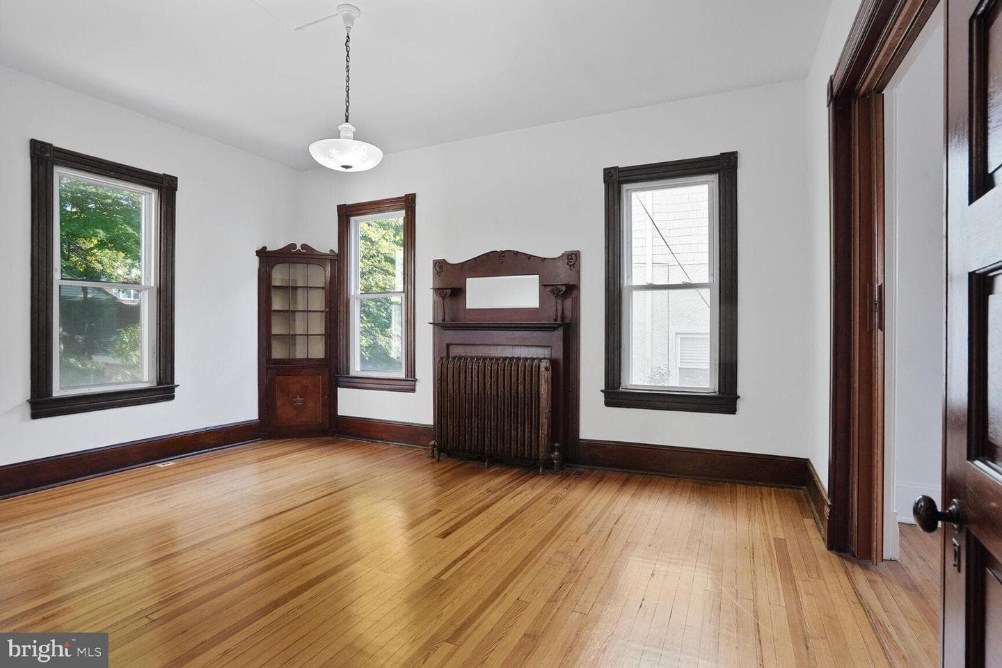 1033 Newton Street NE photo 14