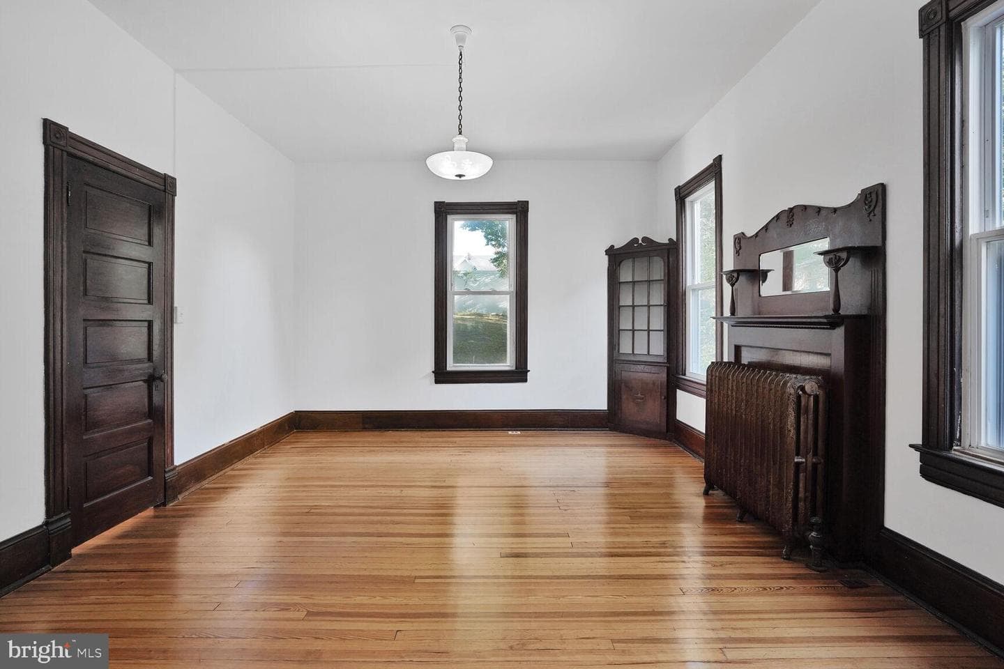 1033 Newton Street NE photo 16