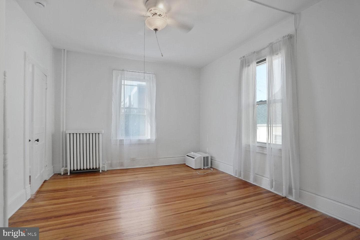 1033 Newton Street NE photo 24