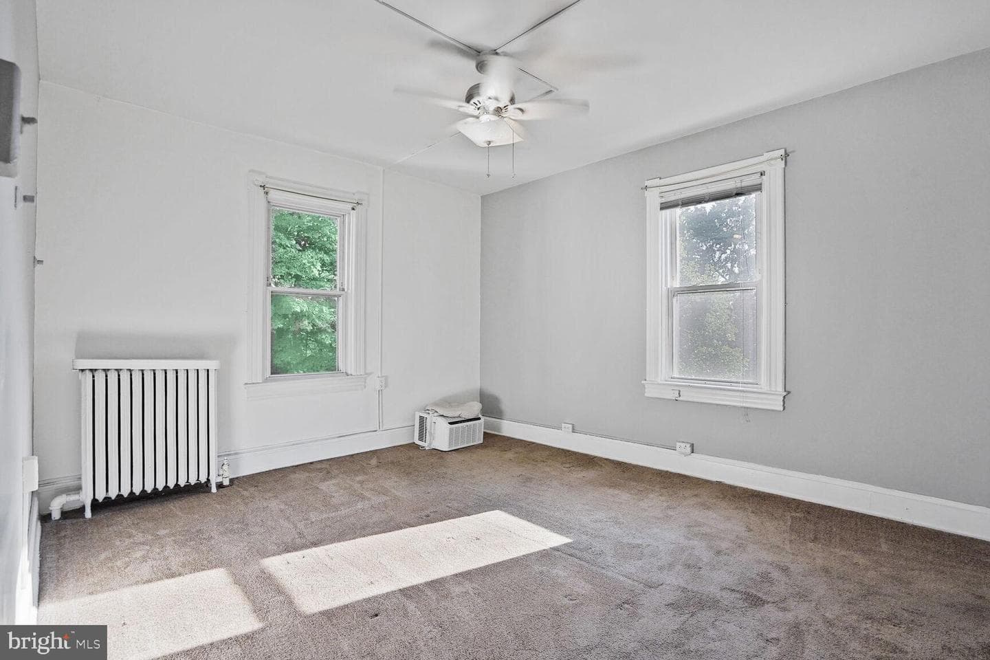 1033 Newton Street NE photo 30