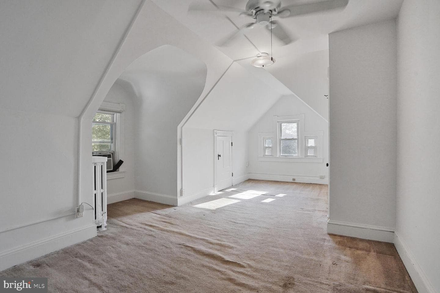 1033 Newton Street NE photo 39