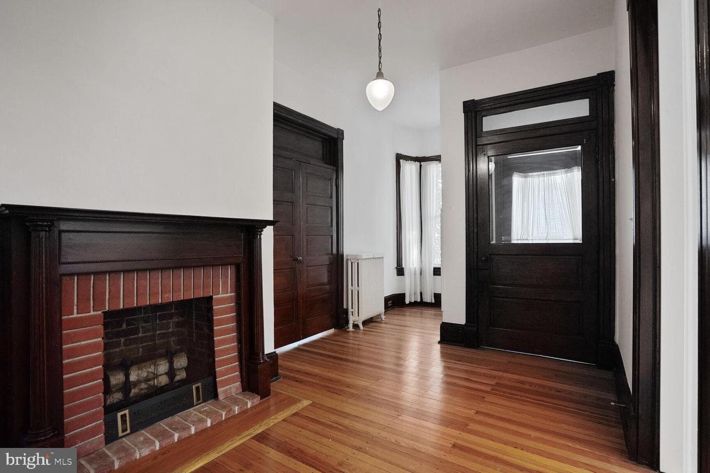 1033 Newton Street NE photo 5