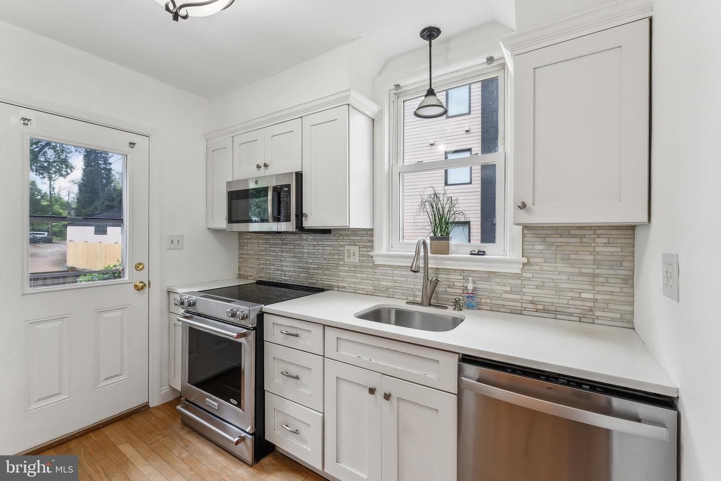 1614 Myrtle Street NW photo 9