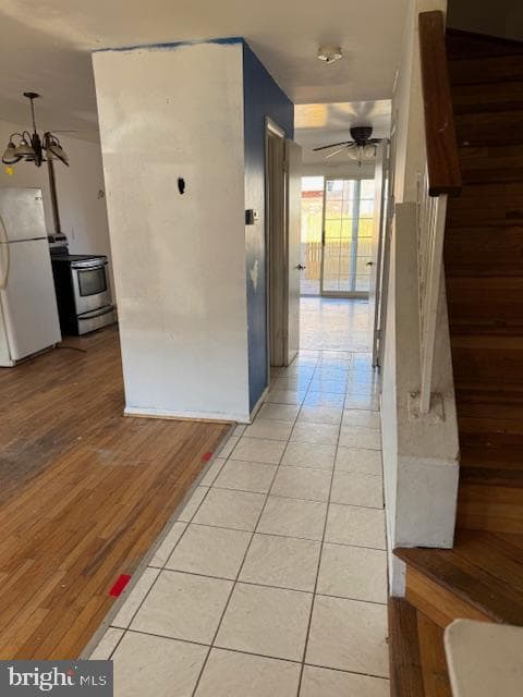 1266 Barnaby Terrace SE photo 2