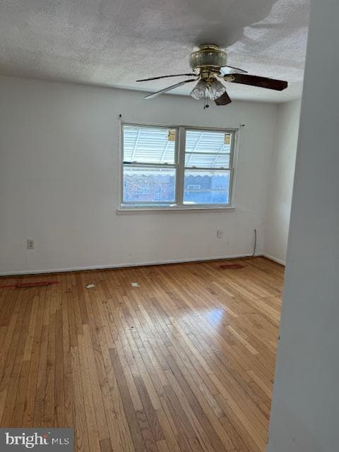 1266 Barnaby Terrace SE photo 7