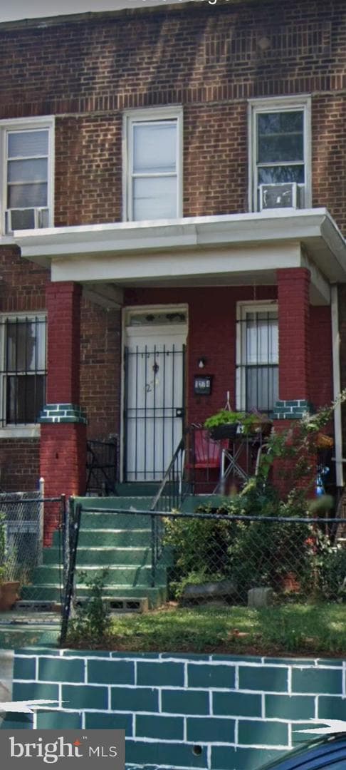 1274 Neal Street NE photo 1