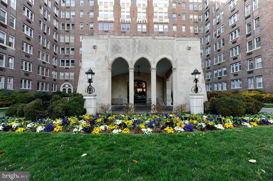 4000 Cathedral Avenue NW #105b photo 19